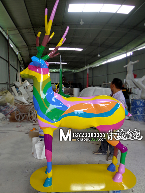 重慶雕塑 重慶雕塑廠 重慶雕塑公司 重慶玻璃鋼雕塑鹿子 玻璃鋼雕塑鹿子