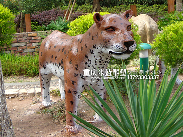 重慶景觀雕塑水泥雕塑豹子